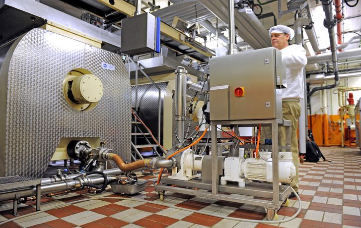 以每小时2吨的速度转移巧克力果仁酱